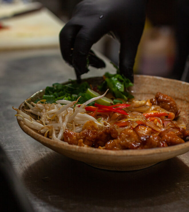 Danie w restauracji JemSushi & Ramen Poznań